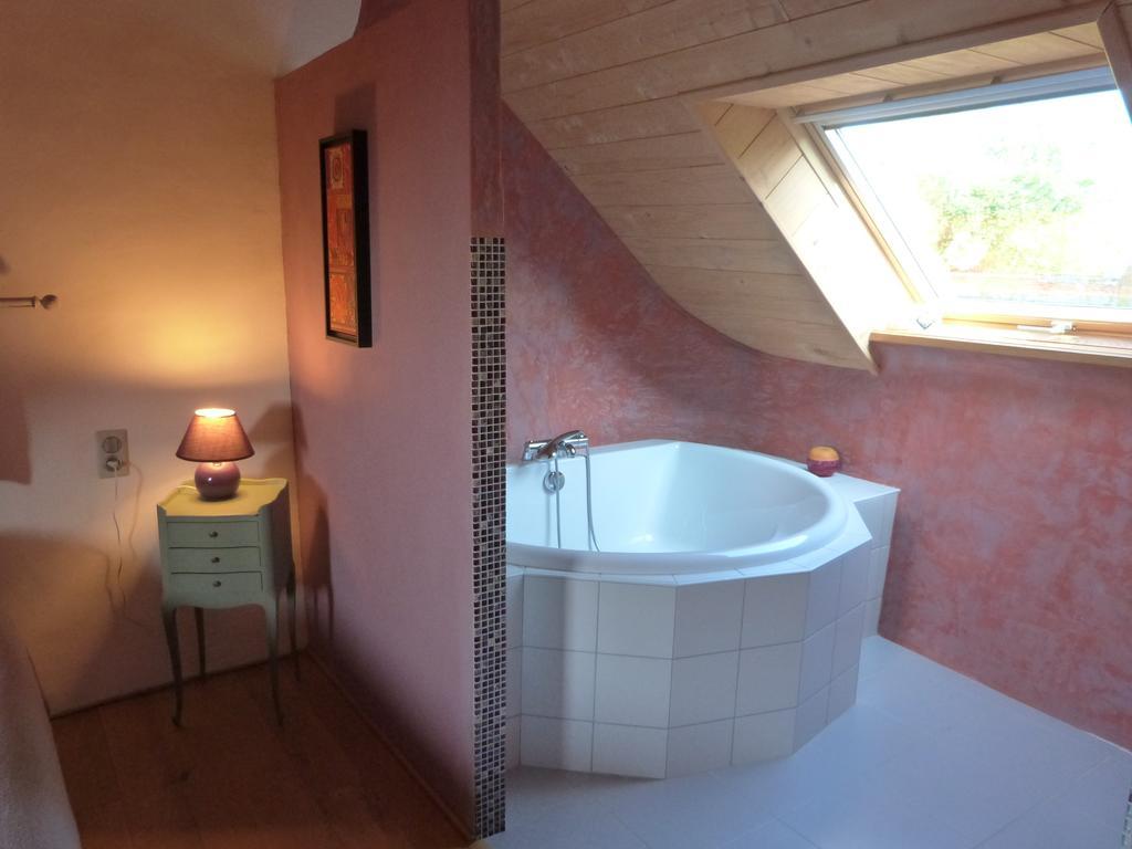Bed And Breakfast La Fontaine Blanche Melgven Номер фото