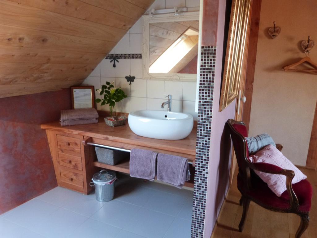 Bed And Breakfast La Fontaine Blanche Melgven Номер фото