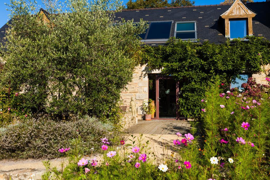 Bed And Breakfast La Fontaine Blanche Melgven Экстерьер фото